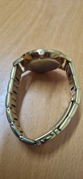 Relógio ONE- New Etyle Gold