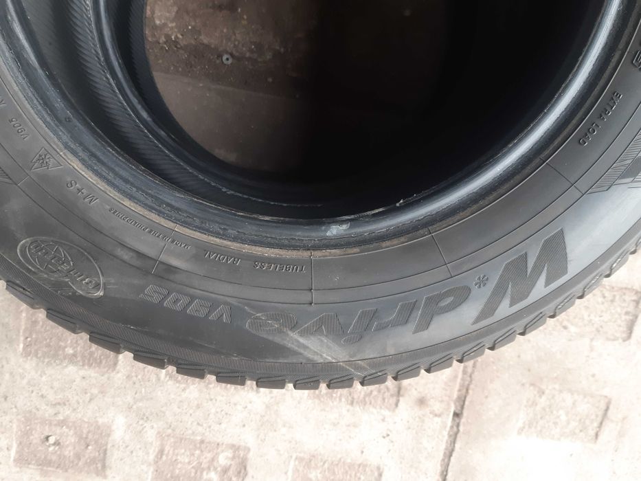 Opony zimowe Yokohama dwie sztuki 215/60/16
