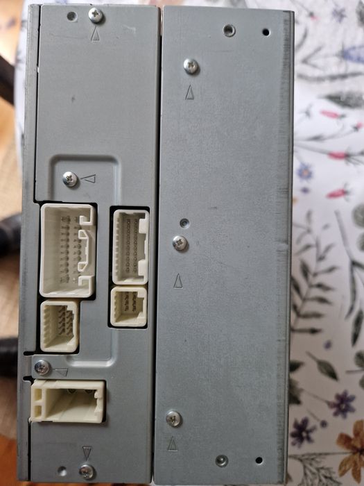 Radio do Lexus is II po lifcie.