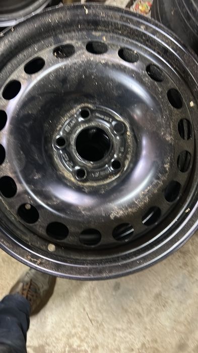 Диски до авто різних діаметром