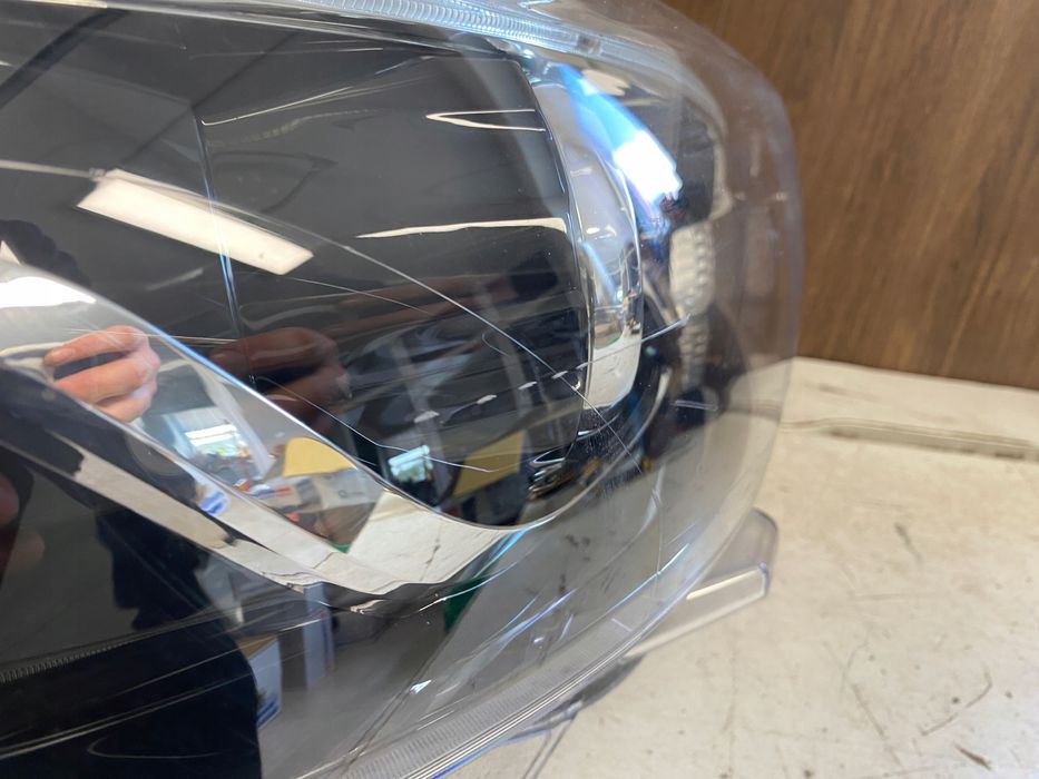 toyota proace ii lampa prawy przód xenon led