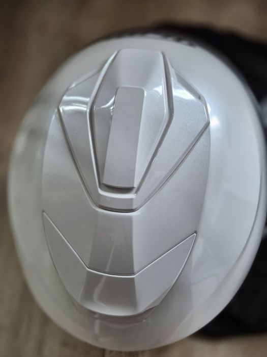 Kask motocyklowy HJC jak nowy (55–56 cm) – jak nowy, biały perłowy