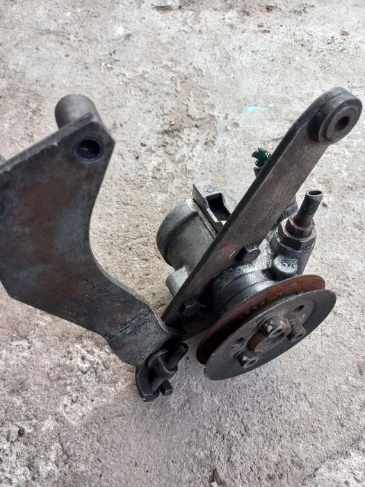 Насос ГУР Golf2,3  jetta2 , seat ,vento