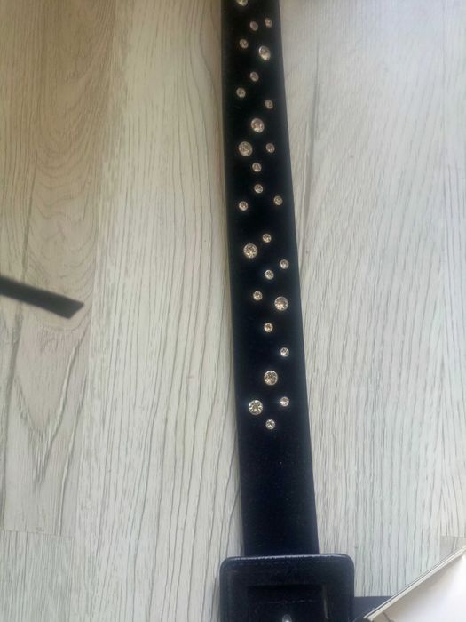 Czarny Pasek zamszowy z cyrkoniami 65cm