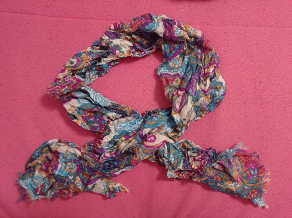 Lenço floral multicor