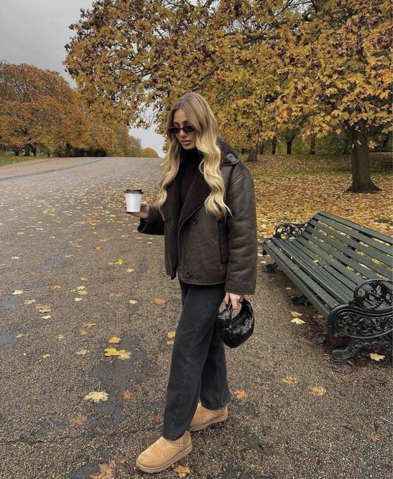 Куртка демі в стилі бренду шоколадний колір