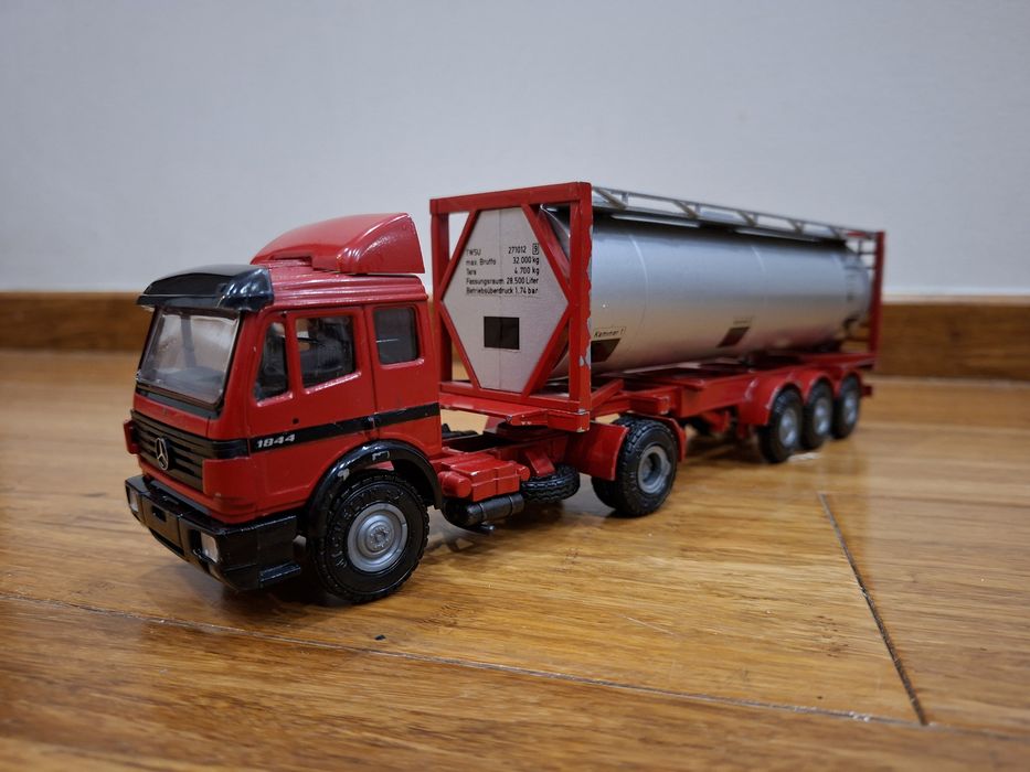 Model NZG 317 Mercedes-Benz 1844S Cysterna 1:43 | Metal Die-cast