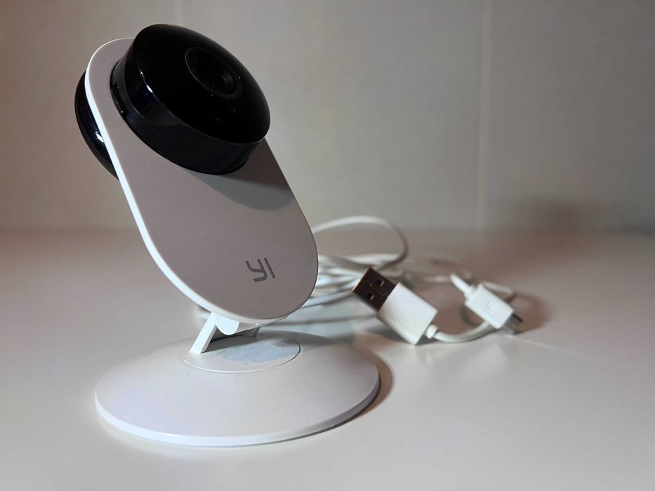 Câmaras YI: 2x YI Home 1080p + 2x YI Dome Guard 2K