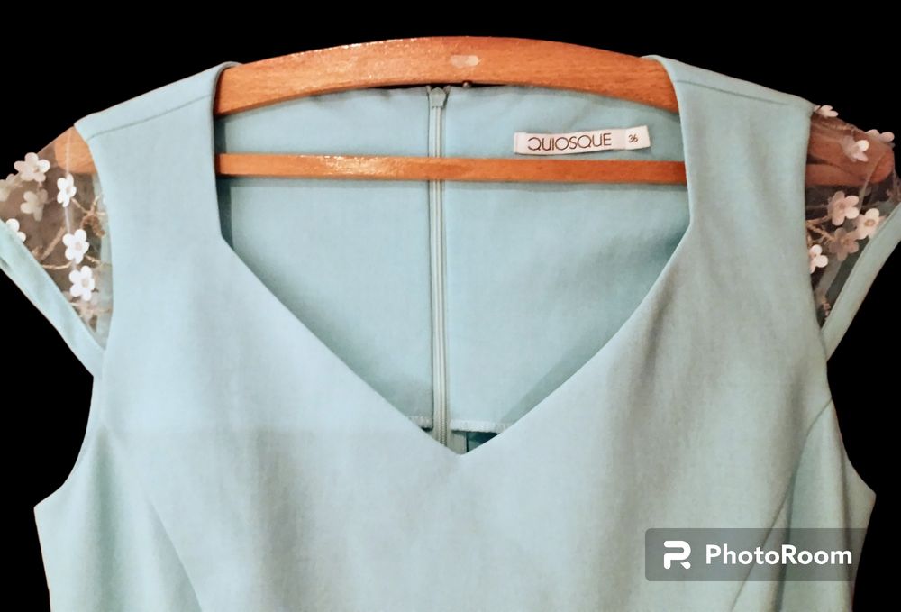 Nowa turkusowa sukienka Quiosque