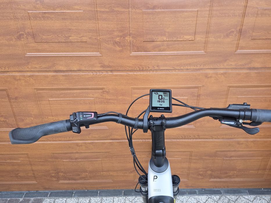 Rower Elektryczny Cube Touring Bosch Performance Line Smart
