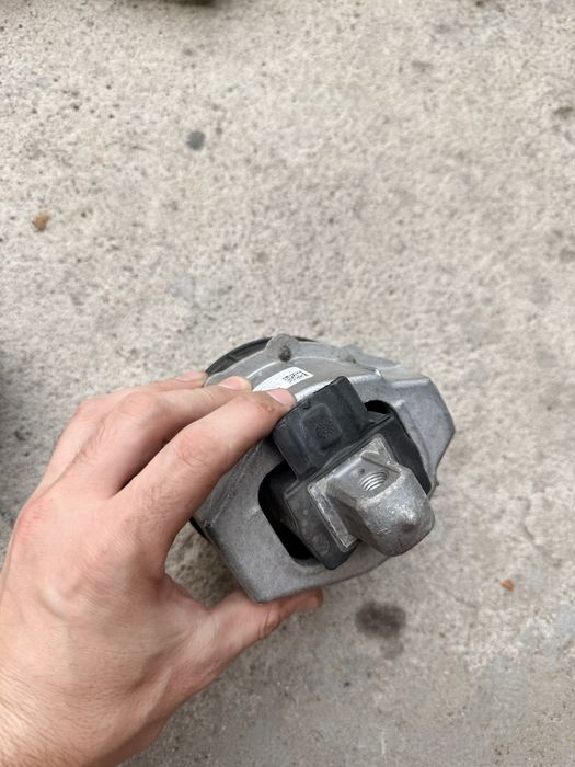 Опори двигуна BMW G20,G22 320,330,420,430