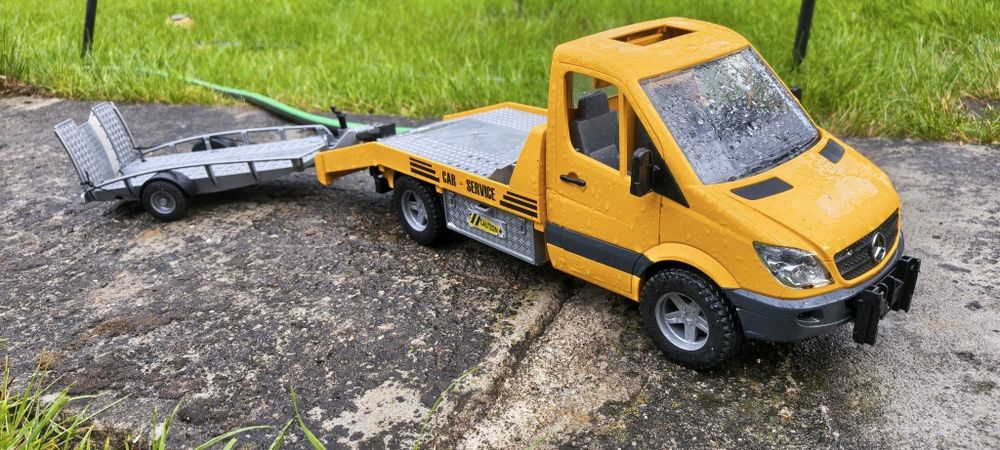 Mercedes sprinter laweta Bruder z przyczepką