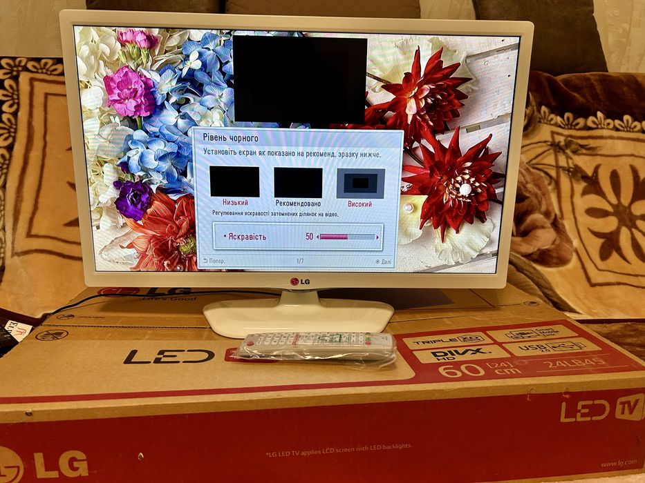 Телевізор LG 24LB457U