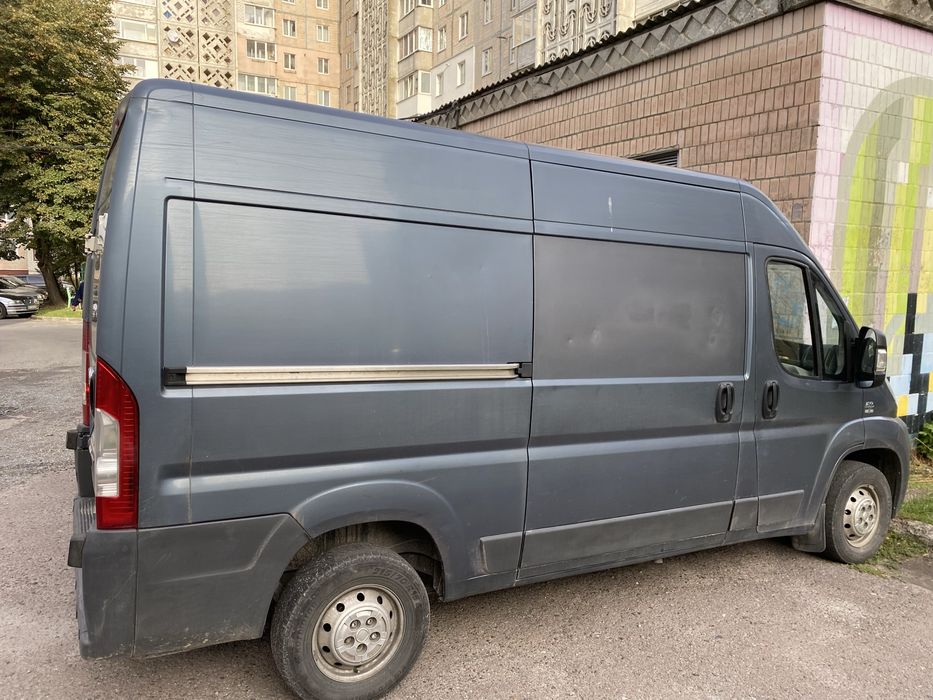 Вантажні перевезення, доставка матеріалів, вантажне таксі