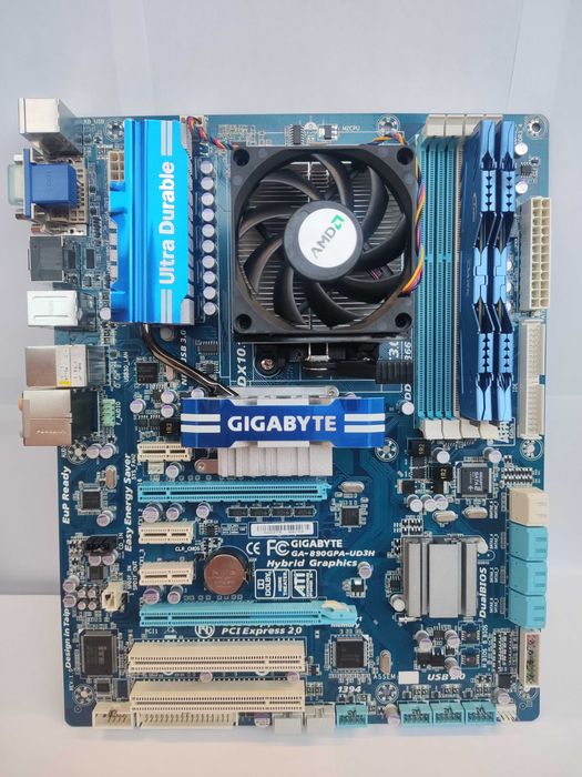 Материнська плата GIGABYTE 890GPA-UD3H