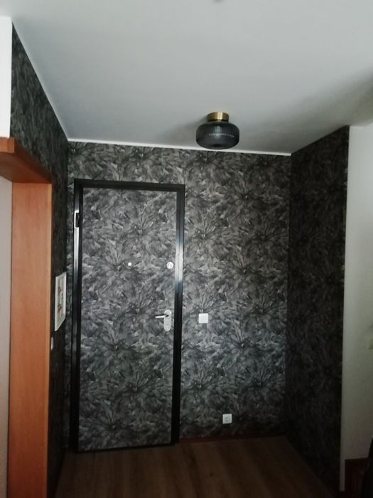 Colocação de papel de parede