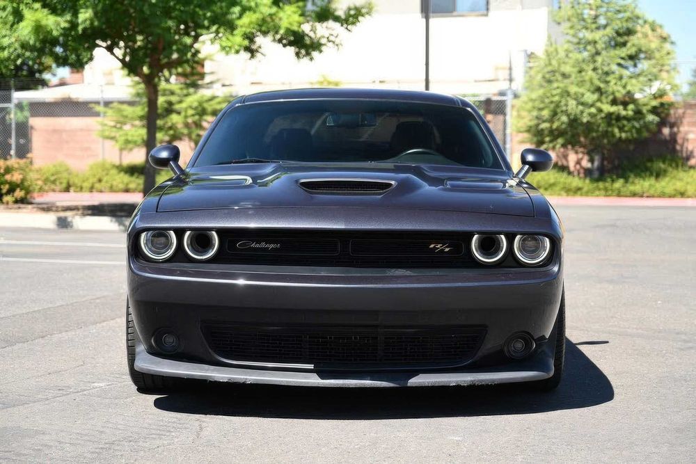 Dodge Challenger      2019