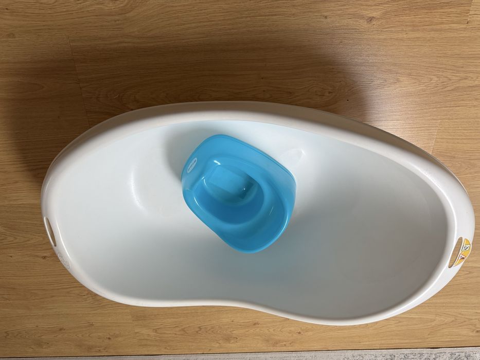 Banheira de bebé e conjunto de penicos