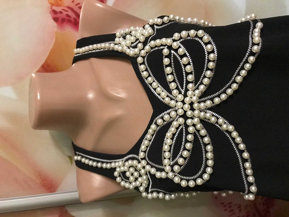 Красивое нарядное вечернее платье zara с вышивкой бабочка из жемчуга