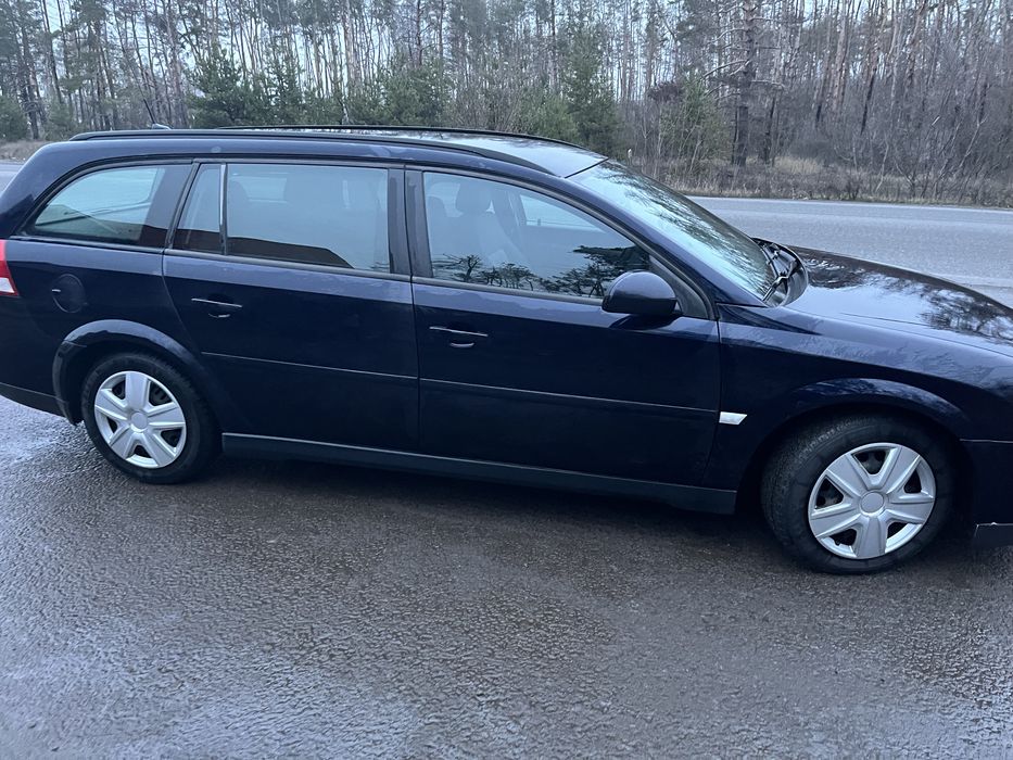 Продаєця ОПЕЛЬ Вектра