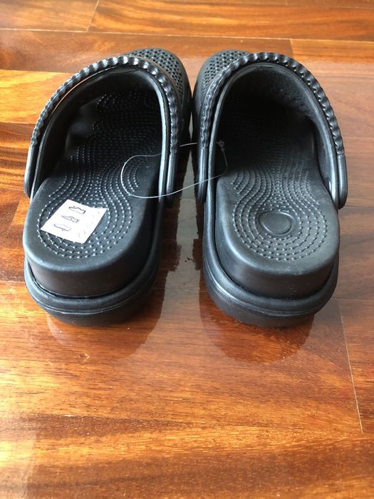Chinelos (Crocs) 37
