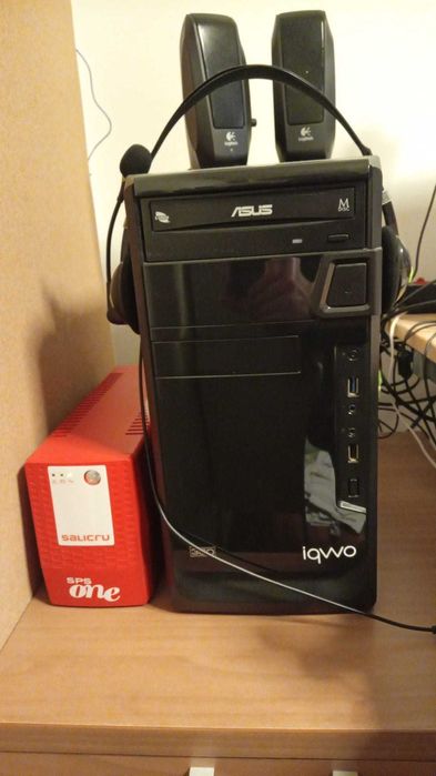 Computador de escritorio + monitor