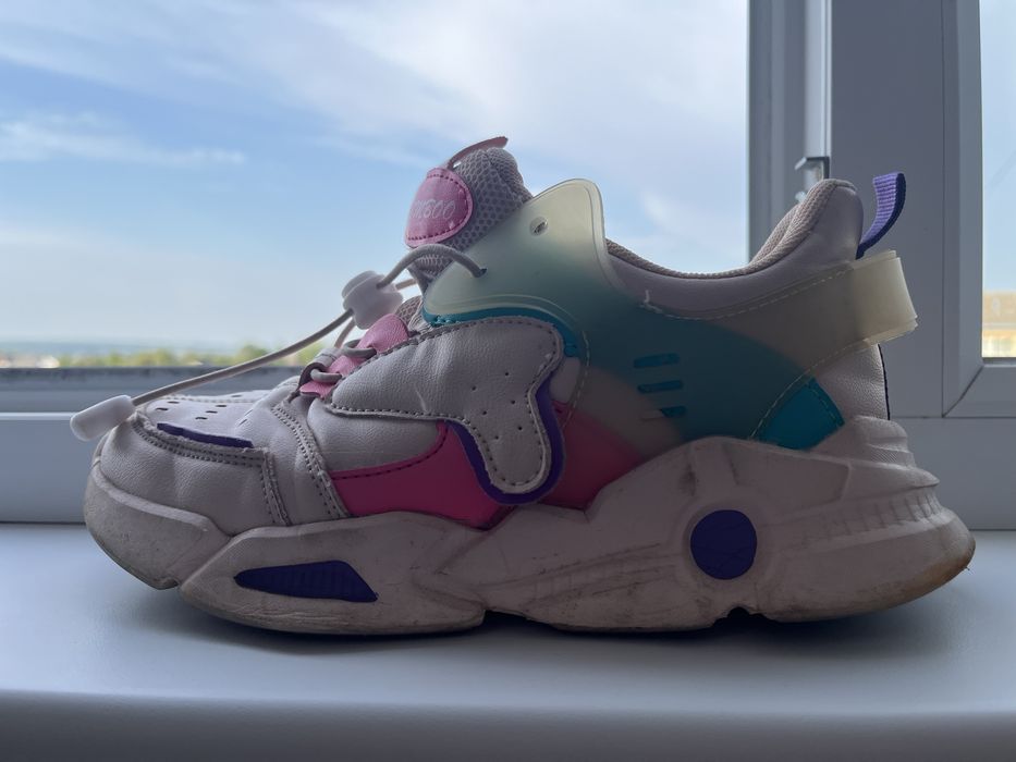 Дитячі кросівки продаю