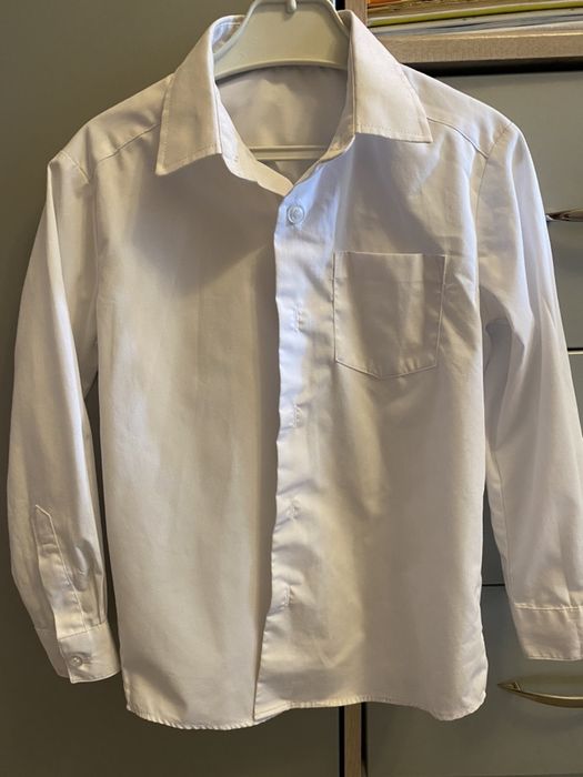 Белая рубашка, школьная форма