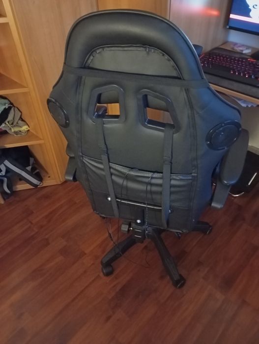 Cadeira gaming com colunas usb