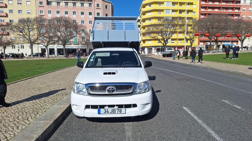Toyota Hilux 2.5 d4d basculante