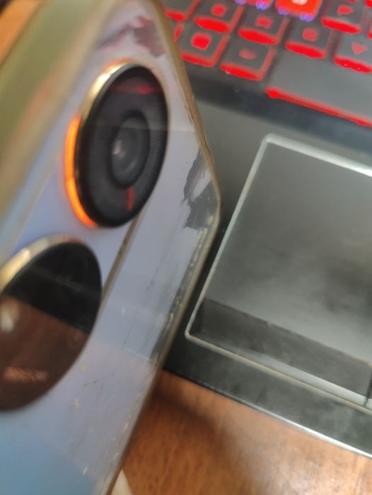 Продам 2 телефона на запчасти или восстановление