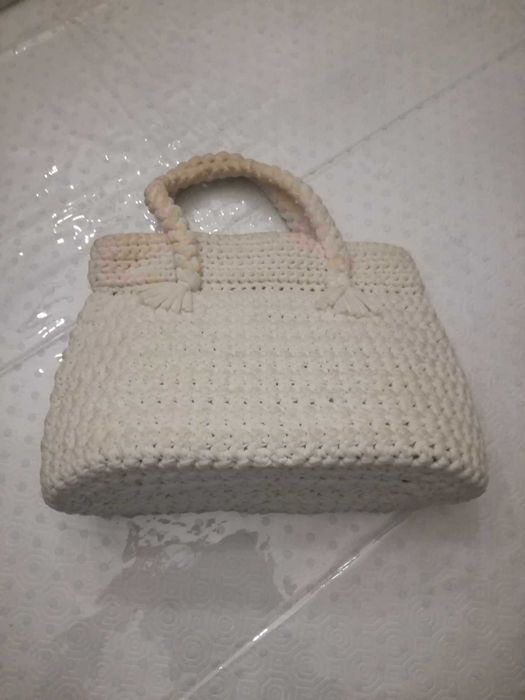 Carteira branca sem fecho