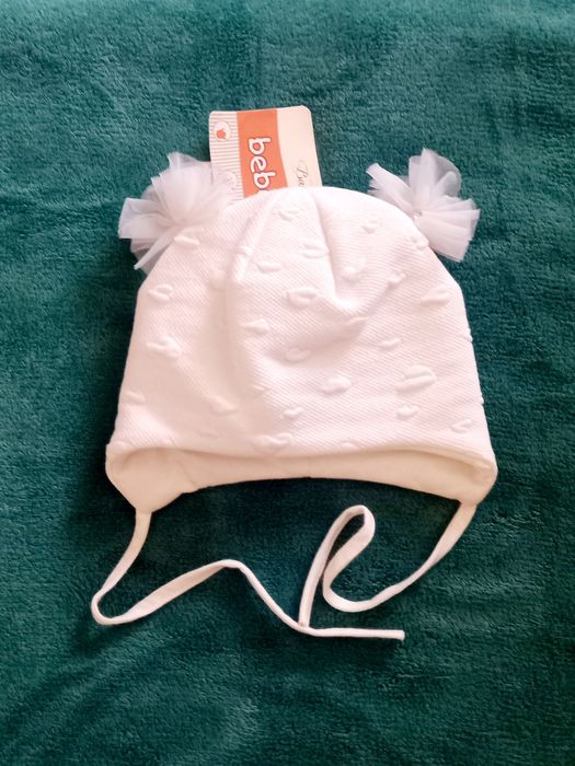 Czapka dziewczęca wiązana 38