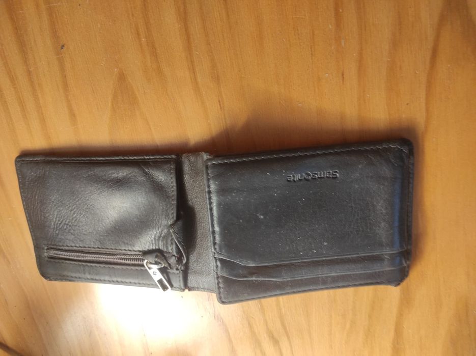 Carteira em pele genuína