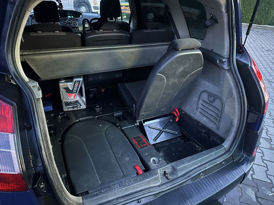 Renault Scenic 1,5 diesel 7-osób hak alu klima