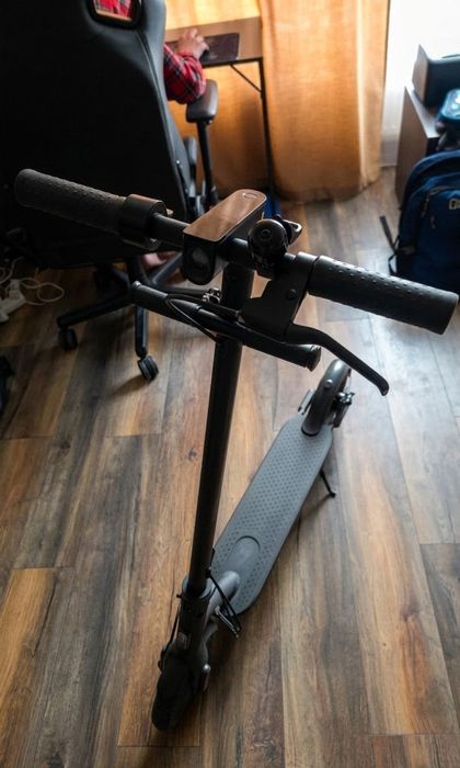 Продам електросамокат Xiaomi Mi Electric Scooter Pro 2 + зарядки і покришка
