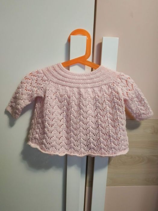 sweterek różowy 68