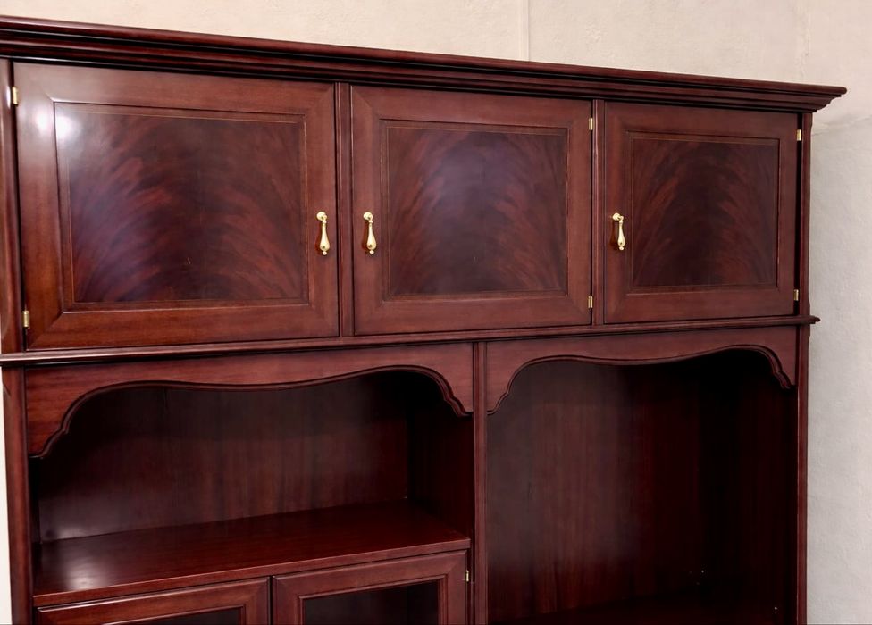 Móvel em madeira maciça – excelente estado