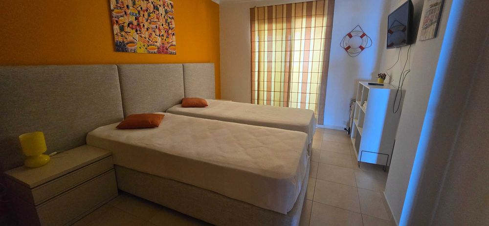 Apartamento T2+1  na Av Pedonal em frente à praia