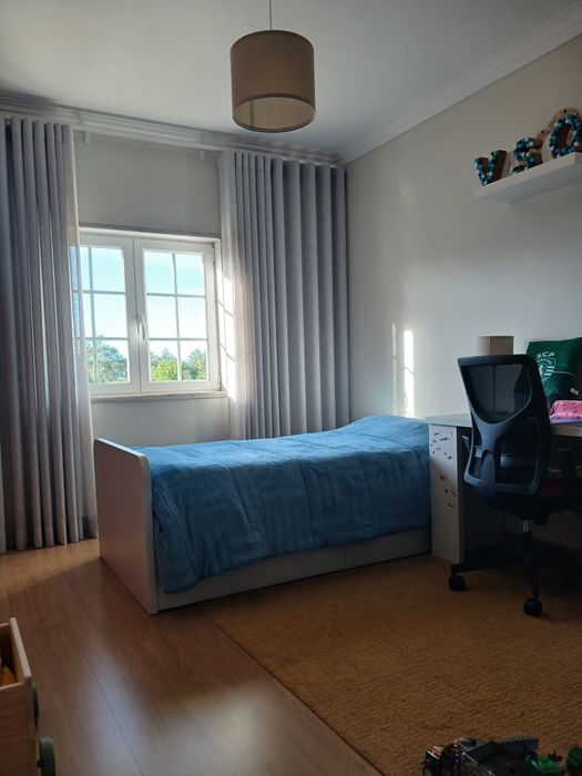 Vende-se Moradia Lourel