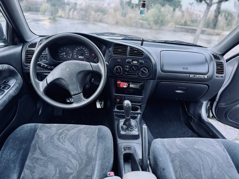 Mitsubushi Lancer GLX 1.3  | 75cv