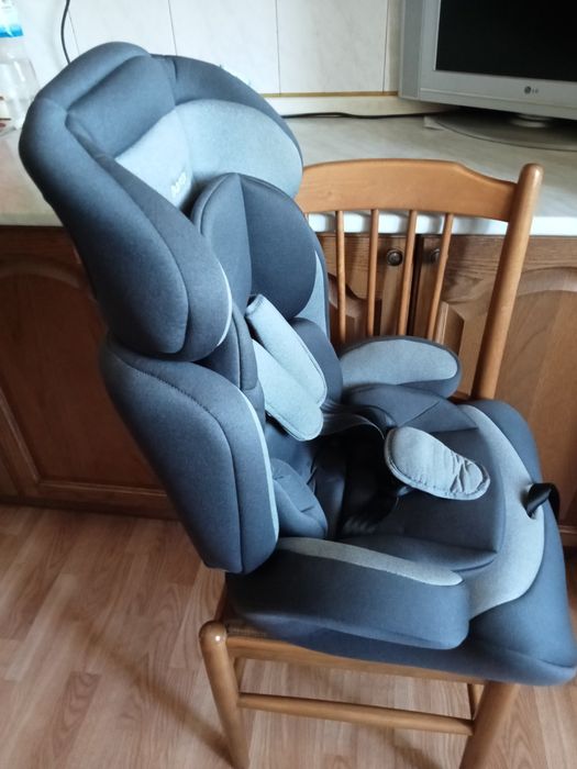 Продам детское автокресло Bambi