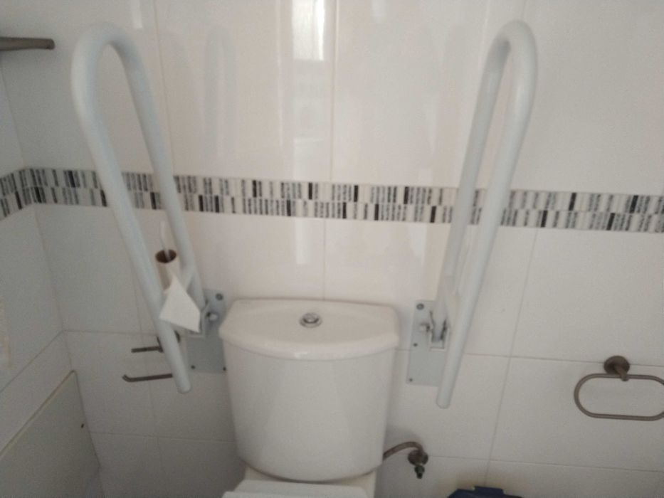 Barras de segurança para apoio sanita