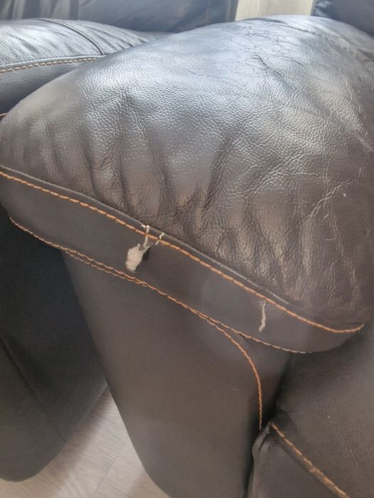 Vendo SOFÁ 3 lugares+ 2 poltronas em pele , Mecanismo automático