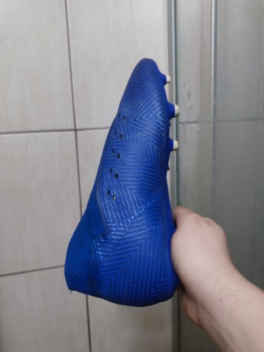 Męskie buty 40  piłkarskie typu lanki marki Adidas, model Nemeziz. Kol