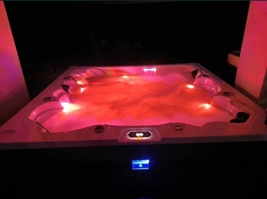 JACUZZI Wanna ogrodowa z hydromasażem Infinitas SE200 GERMANY - 12999€