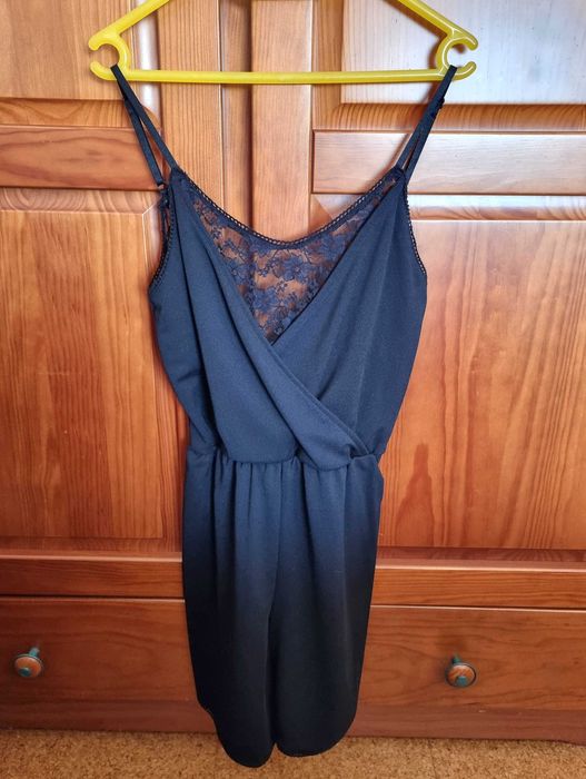 Macacão calção preto com renda H&M, tamanho XS