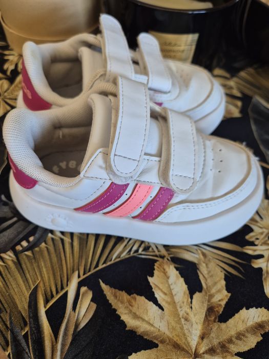 Adidasy adidasa dla dziewczynki rozmiar 25