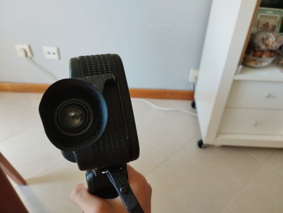 Câmara de filmar antiga em bom estado