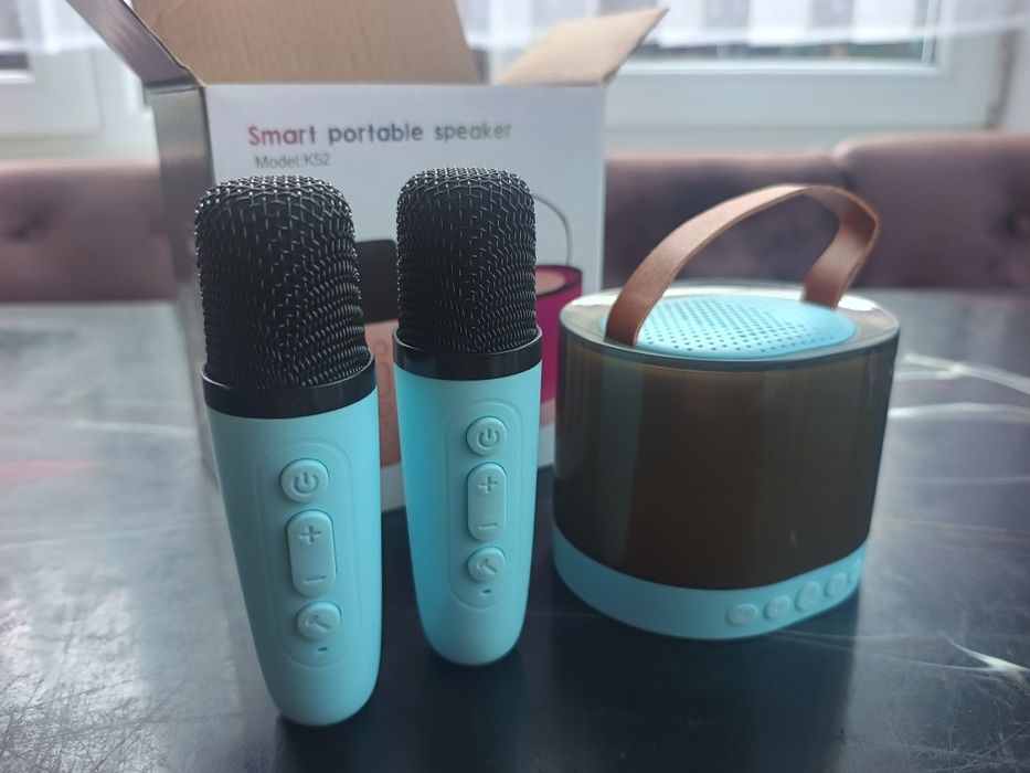 Портативна колонка з Bluetooth та 2 караоке мікрофонами,